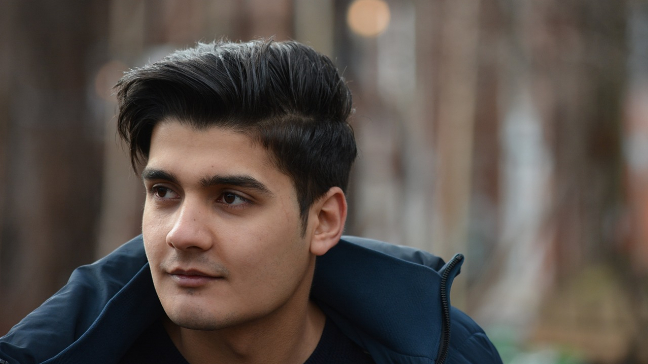 refugee-1226612_1280