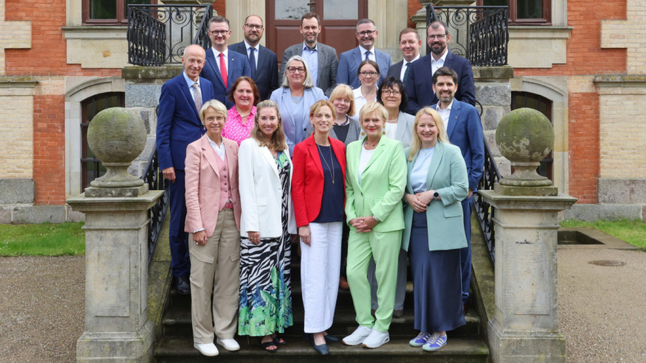 csm_2025_06_26-BMK-GRUPPENFOTO-001_web_bdcc2ca5e3