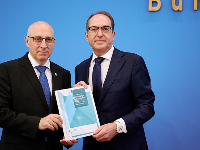 Bundesinnenminister Alexander Dobrindt stellt in der Bundespressekonferenz den Verfassungsschutzbericht 2025 vor am Dienstag, Juni. 30, 2026 .